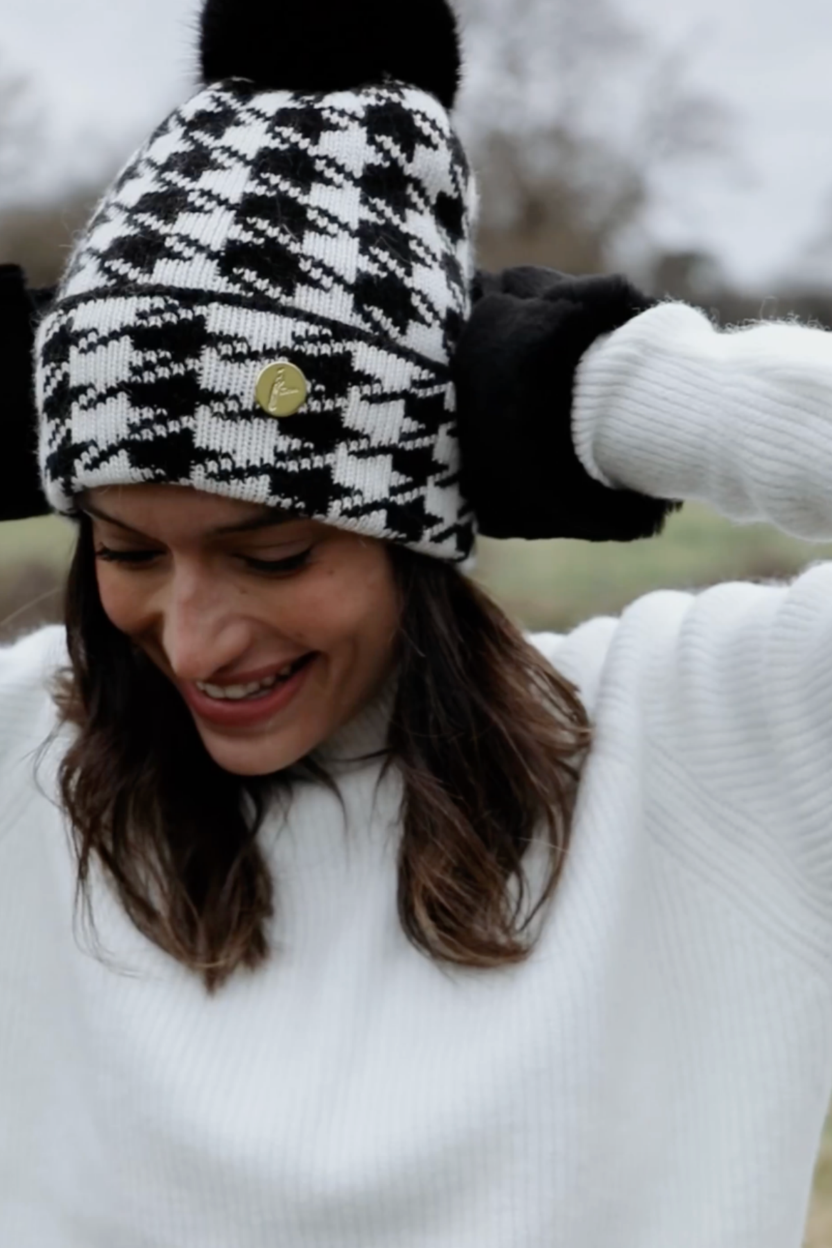 Houndstooth Black Cashmere Pom Pom Hat