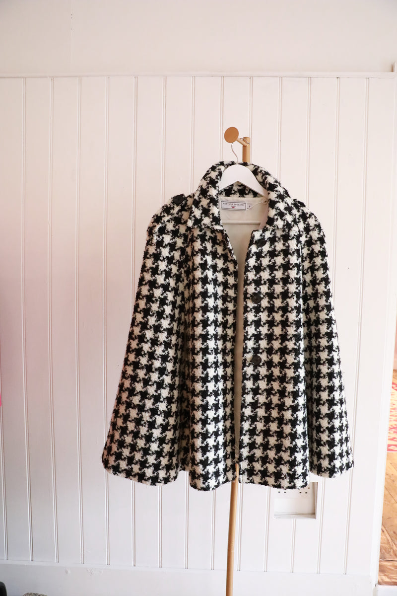 Houndstooth Cape Sample