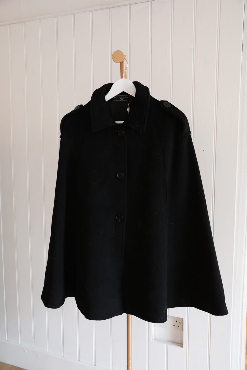 Cashmere Cape Black - Size 10