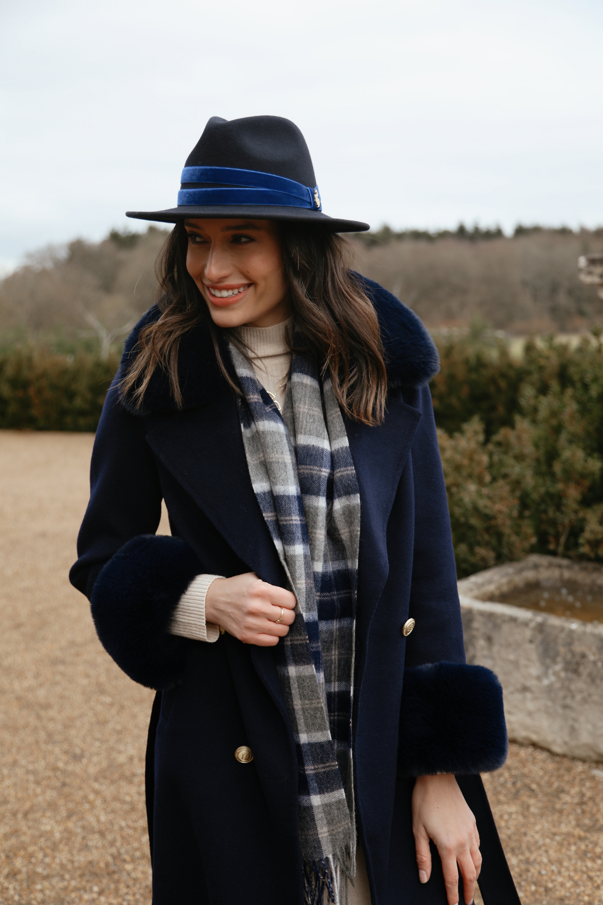 Bamburgh Cashmere Navy Scarf