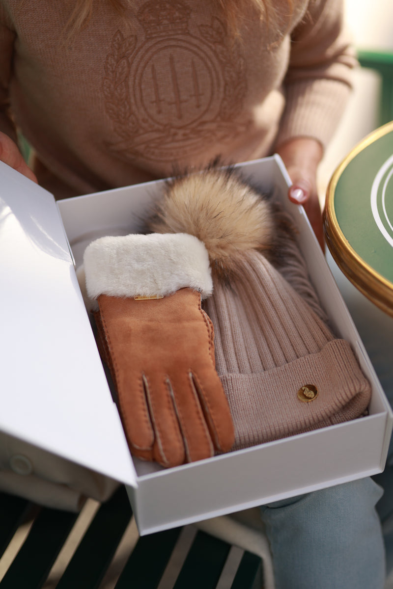 The Neutral Gift Box: Hat, Glove & Scarf