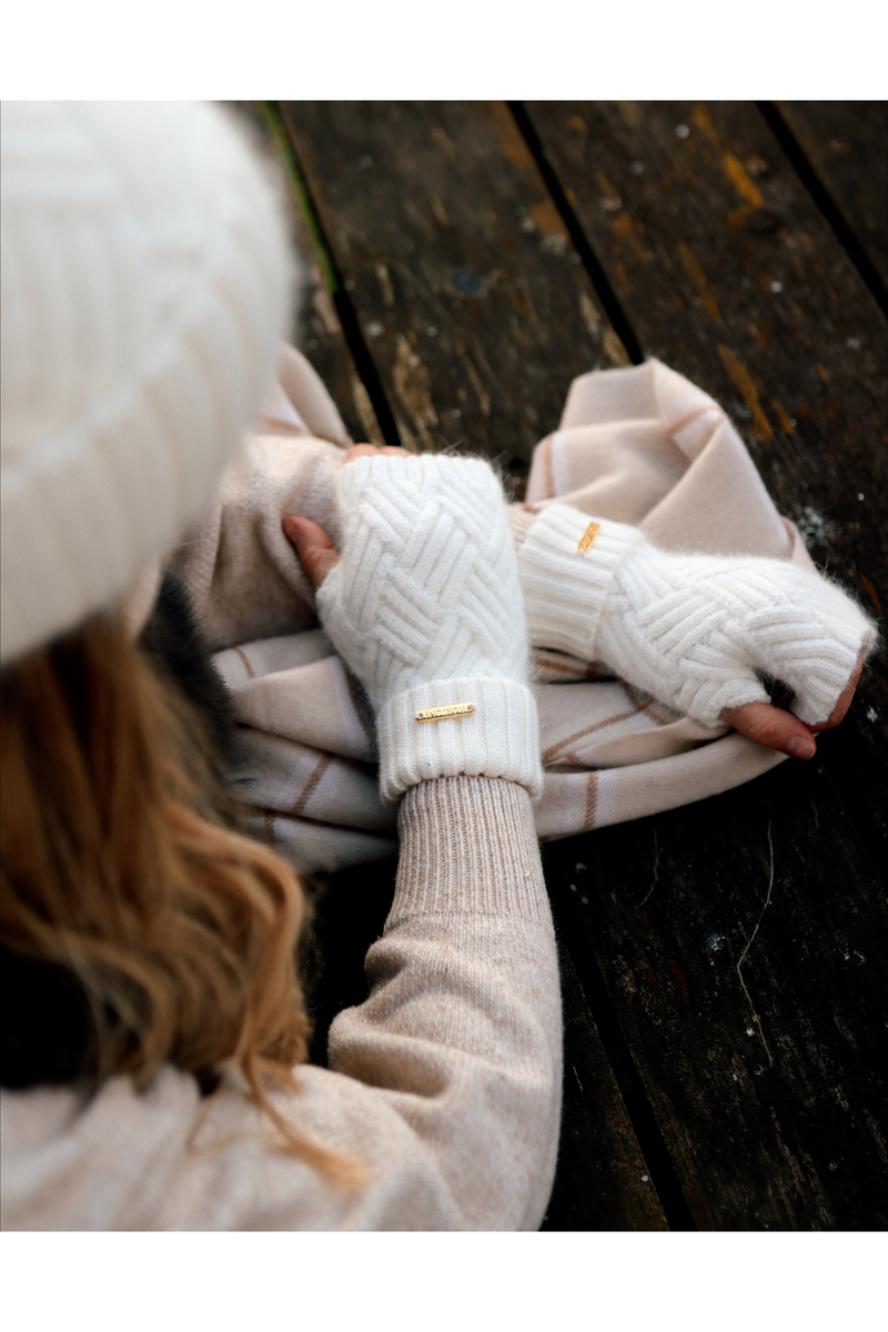 Chamonix Cashmere Gloves - White