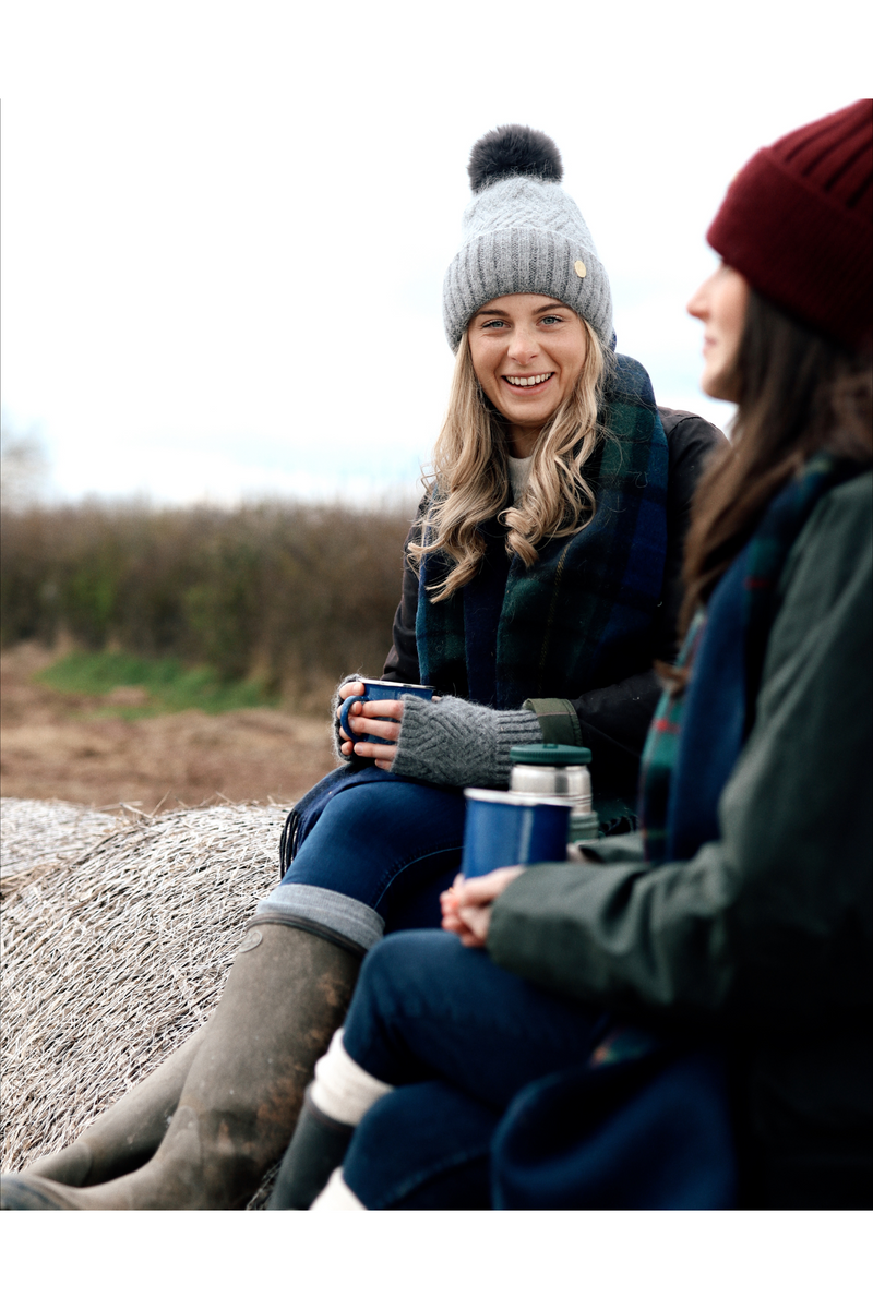 Chamonix Cashmere Pom Pom Hat - Charcoal